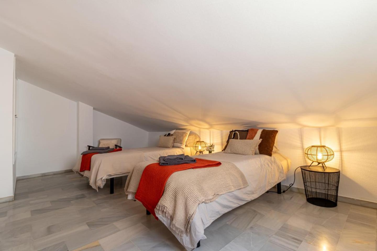 New Renovated Central Apartment With Modern Touch Михас Экстерьер фото