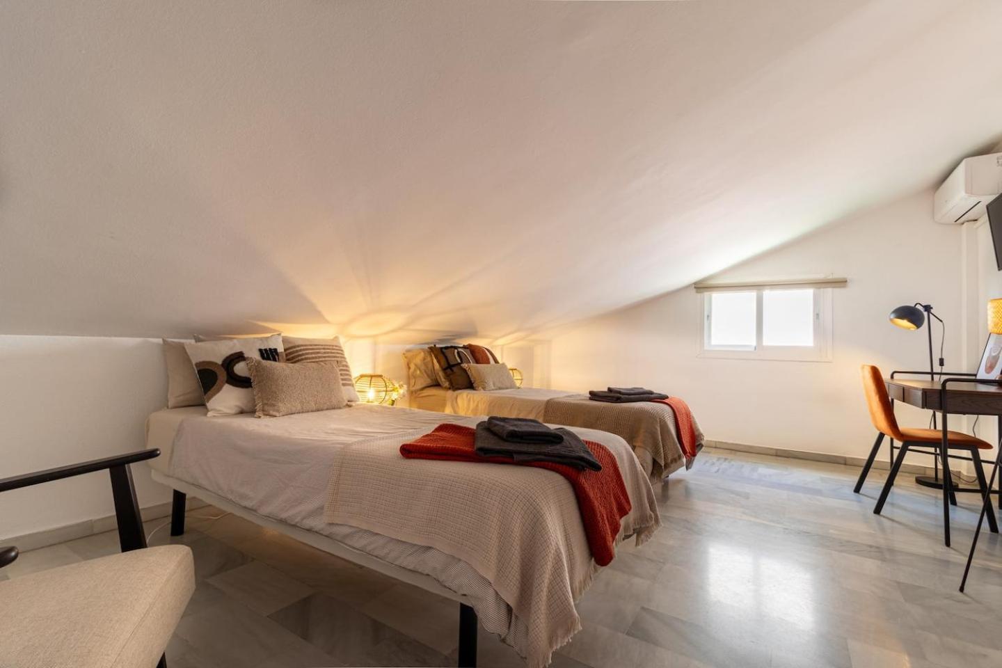 New Renovated Central Apartment With Modern Touch Михас Экстерьер фото
